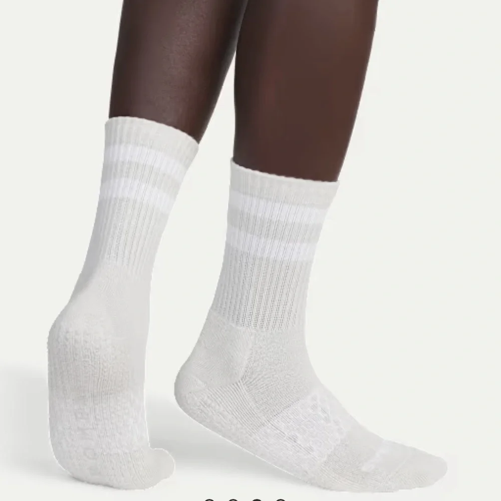 NWT Bombas Gripper Half Calf Socks - Size Medium 8-10.5 Harbor Light Gray - Picture 2 of 6